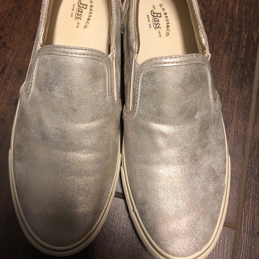 Bass slip ons